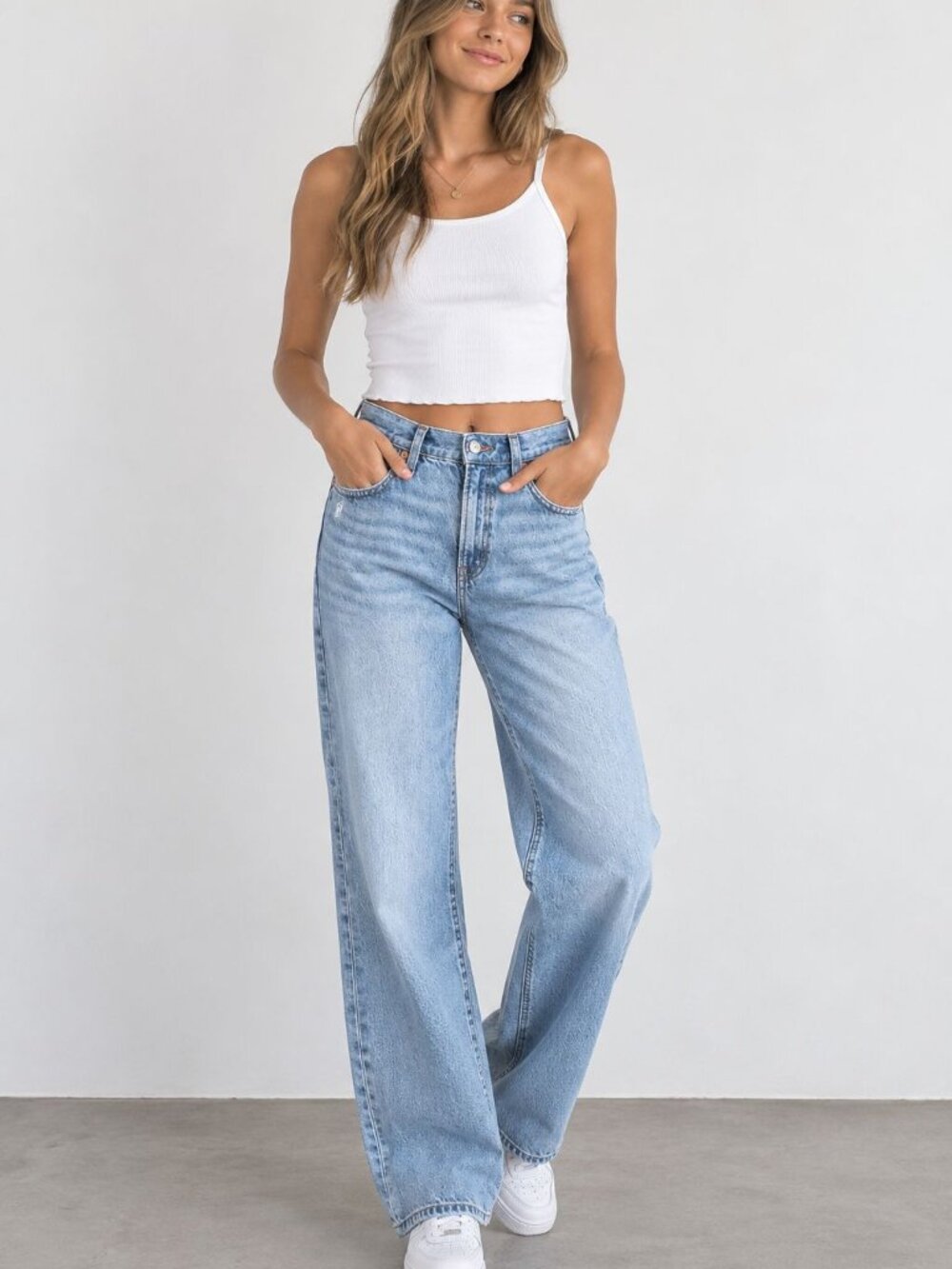American Eagle Light Wash Jeans Size 2 High Rise Wide Leg Y2K